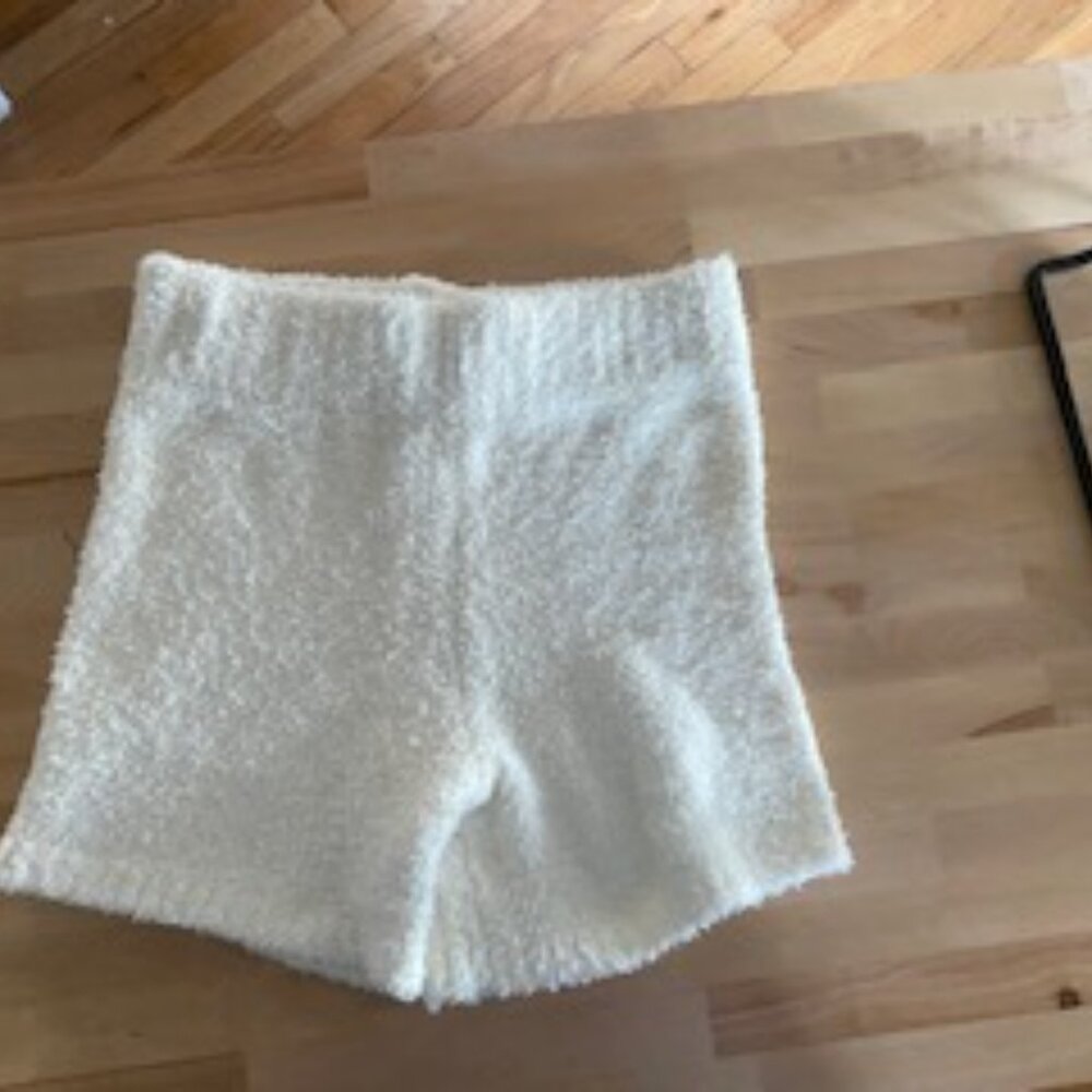 SKIMS Cozy Set - Shorts & Pullover Large White - Picture 7 of 9